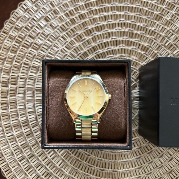 Michael Kors Gold Watch - Picture 2 of 8